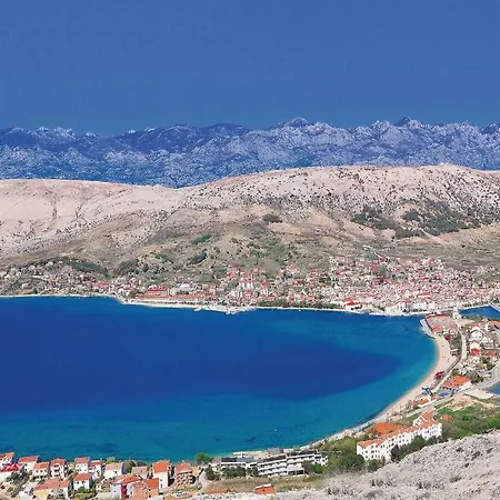 Four Bedroom Holiday In Pag بيت للعطل باغ